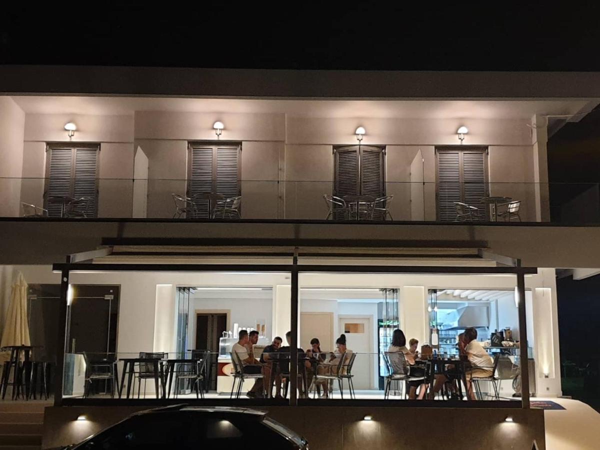 Angelo Cafe Hotel تولو المظهر الخارجي الصورة