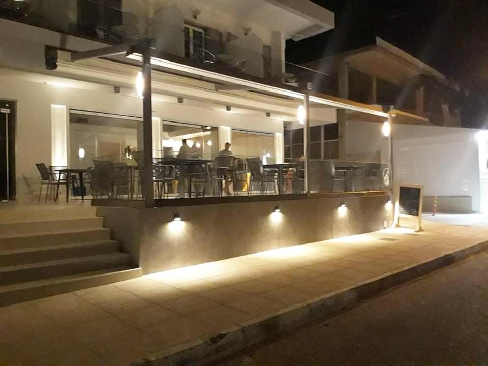 Angelo Cafe Hotel تولو المظهر الخارجي الصورة